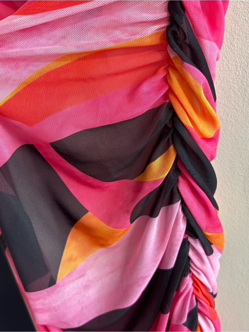 Abstract Strapless Ruched Bodycon Dress - Picture 7 of 11